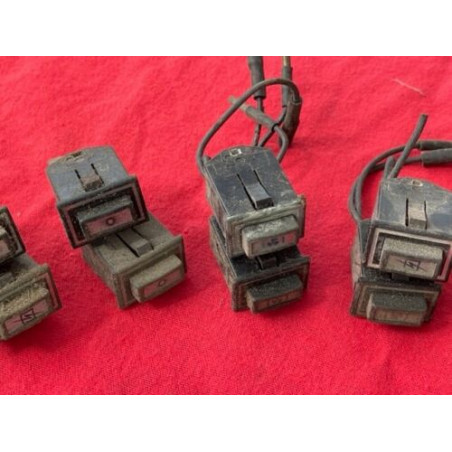 GROS LOT DE BOUTONS TABLEAU DE BORD DIVERS CITROEN DS