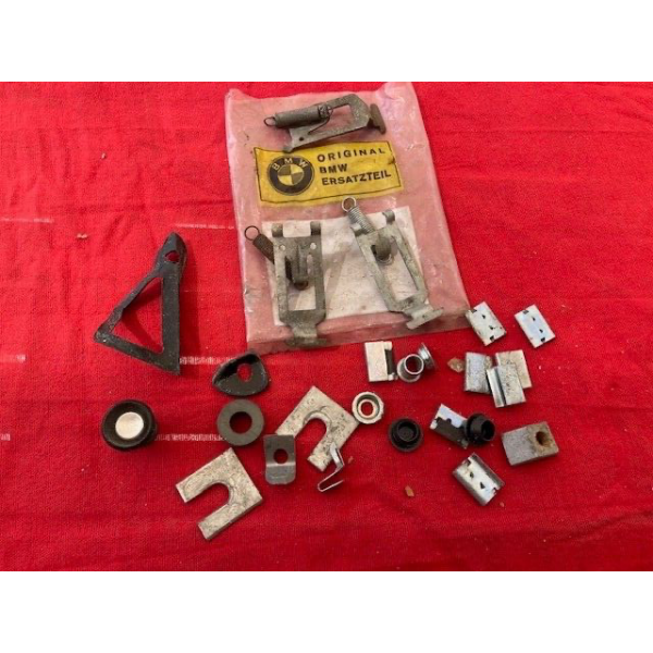 Lot de petite pièces accastillage phare et int neuves BMW E9 3.0 CS CSI