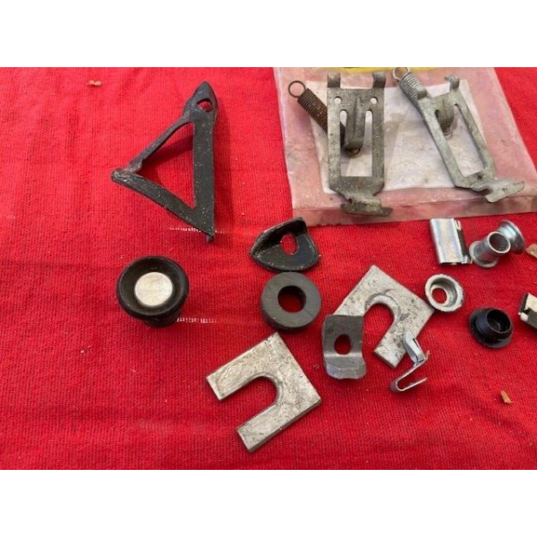 Lot de petite pièces accastillage phare et int neuves BMW E9 3.0 CS CSI