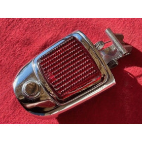 Feu AR neuf avec trappe à essence Peugeot 403 tpv330