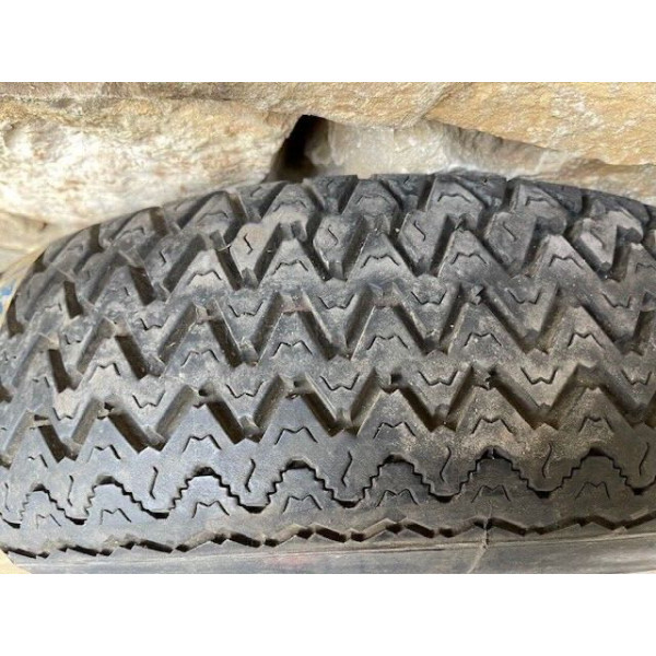 Pneu Michelin 180-380 XAS Citroën DS 19 ou 21 Pallas cabriolet berline