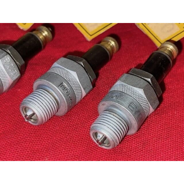 4 bougies neuves original Eyquem P10 Bugatti Delage Delahaye Hotchkiss Cyclecar