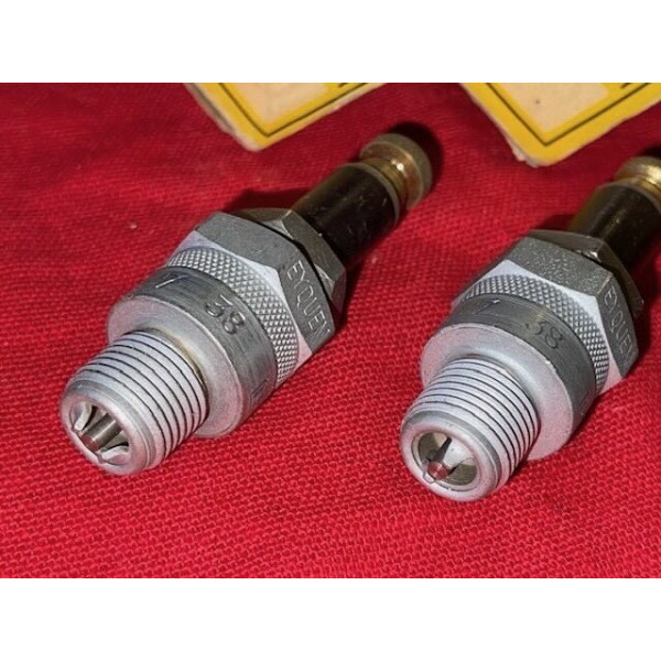 4 bougies neuves original Eyquem P10 Bugatti Delage Delahaye Hotchkiss Cyclecar