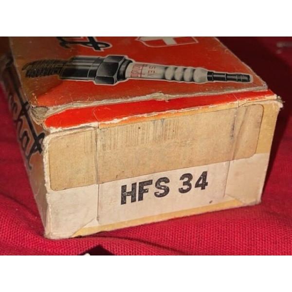 Lot de 12 bougies neuves origine Marchal HFS34 Ferrari 250 GTO V12 Colombo