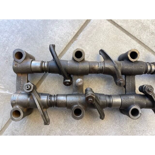 Rampe de culbuteurs moteur 812 Alpine A110 1300G ou Renault 8 Gordini