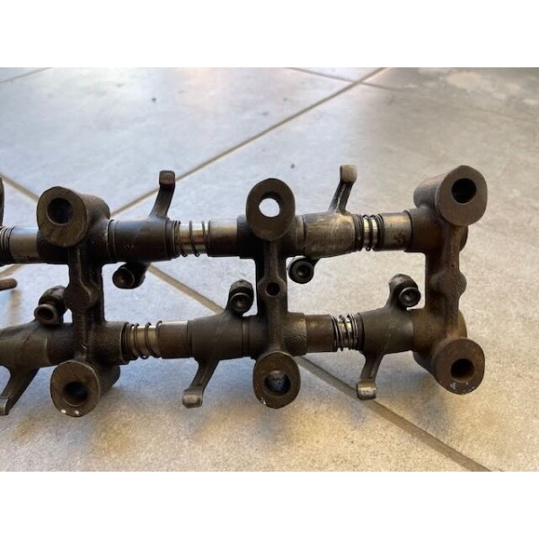 Rampe de culbuteurs moteur 812 Alpine A110 1300G ou Renault 8 Gordini