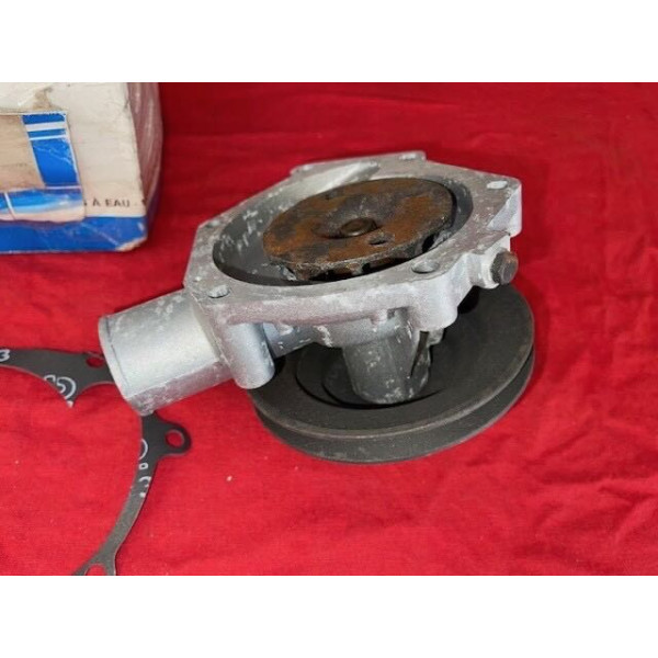 Pompe à eau neuve d'époque Citroën CX 2000 2200 2400