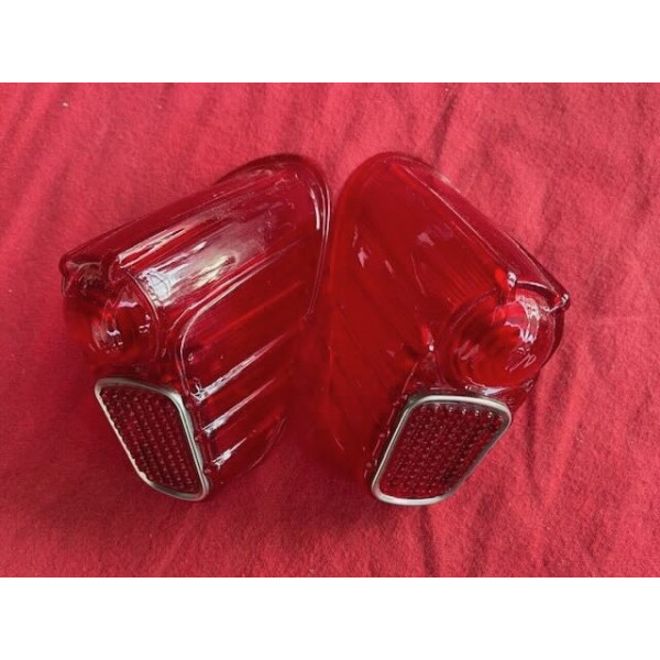 2 cabochons de feux arrière neuf Renault 4CV