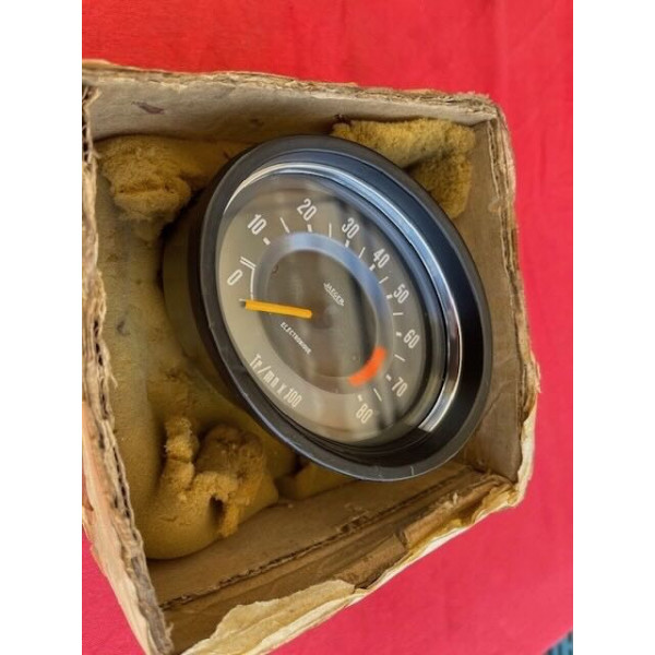 Compte tours Jaeger neuf original Citroën SM Maserati Merak