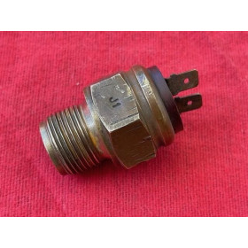 Sonde température d'eau Jaeger sur radiateur Citroën SM Maserati