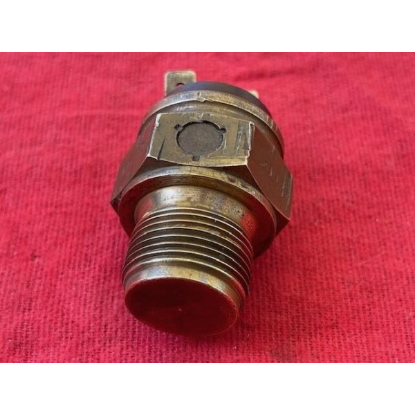 Sonde température d'eau Jaeger sur radiateur Citroën SM Maserati