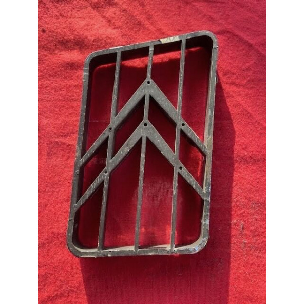Enjoliveur capot origine Citroën SM Maserati