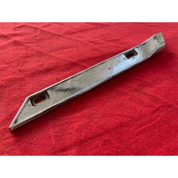 Support sigle latéral custode arrière origine Citroën SM Maserati