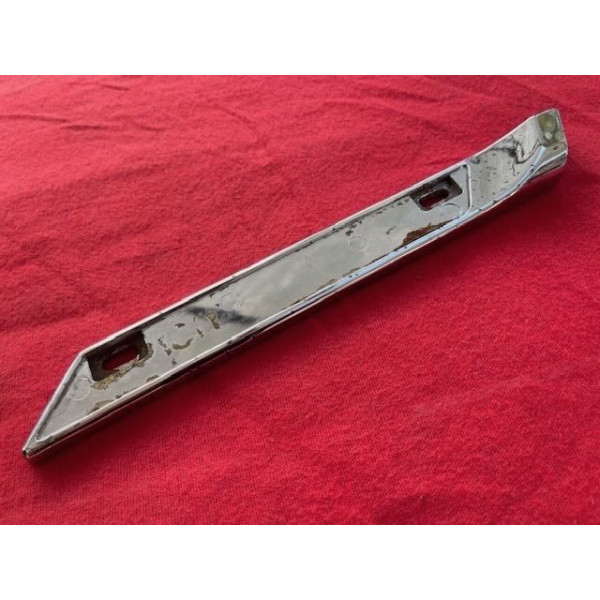 Support sigle latéral custode arrière origine Citroën SM Maserati
