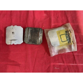 Lot de cache poussières étrier arrière origine Citroën SM Maserati