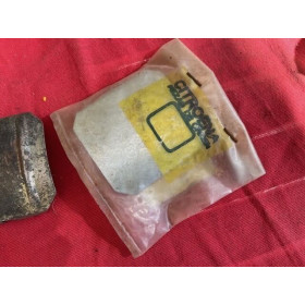 Lot de cache poussières étrier arrière origine Citroën SM Maserati