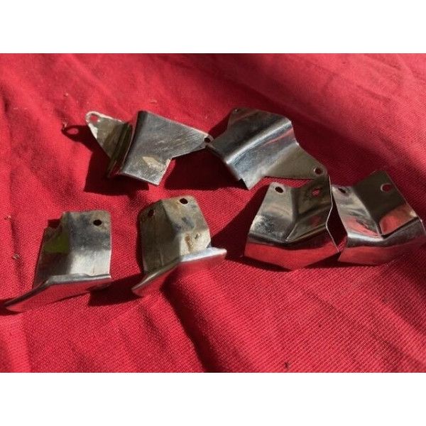 Jonction chrome gouttière pare brise + porte original Citroën SM Maserati