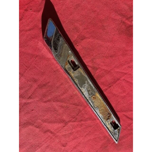 Support monogramme custode latéral Citroën SM Maserati