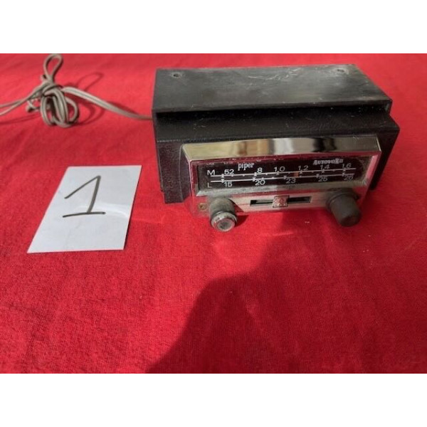 Petite radio Autovox sur console accessoire origine Citroën ID DS 1970 à 1975