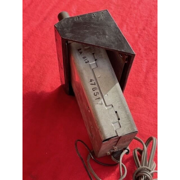 Petite radio Autovox sur console accessoire origine Citroën ID DS 1970 à 1975
