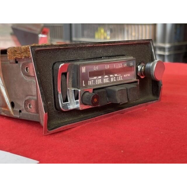 Petite radio Ara avec façade accessoire origine Citroën ID DS 1970 à 1975