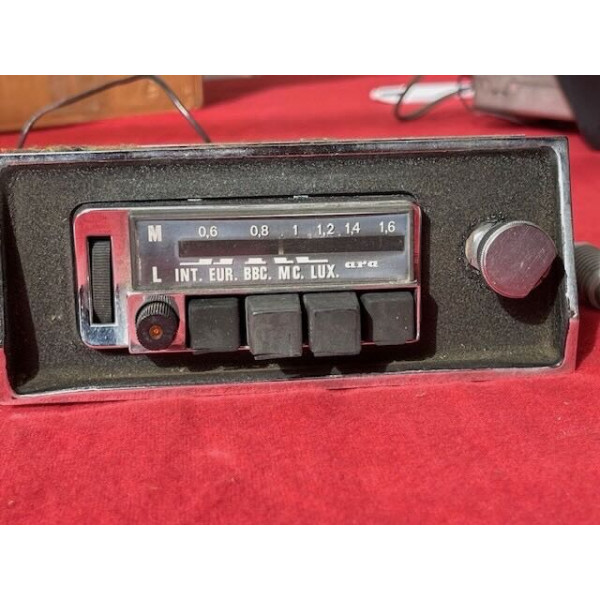Petite radio Ara avec façade accessoire origine Citroën ID DS 1970 à 1975