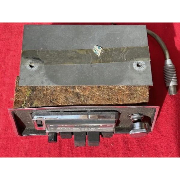 Petite radio Ara avec façade accessoire origine Citroën ID DS 1970 à 1975