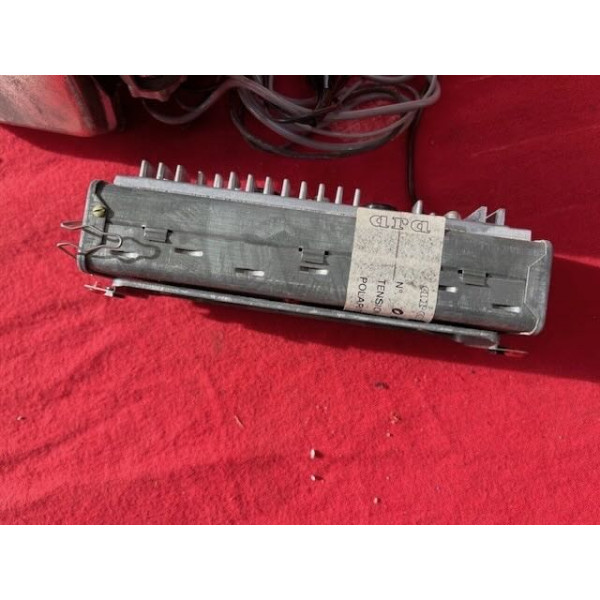 Petite radio Ara neuve sur console accessoire origine Citroën ID DS 1970 à 1975
