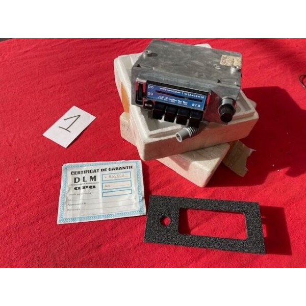 Petite radio Ara neuve avec façade accessoire origine Citroën ID DS 1970 à 1975