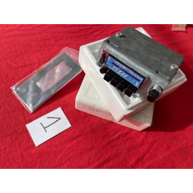 Petite radio Ara neuve avec façade accessoire origine Citroën GS SM CX