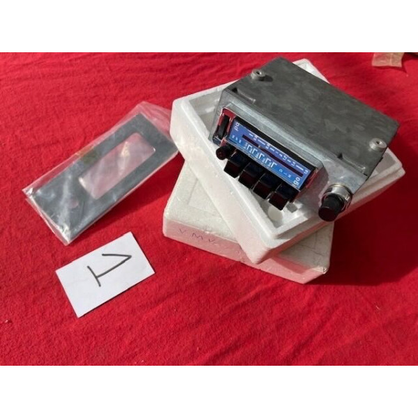 Petite radio Ara neuve avec façade accessoire origine Citroën GS SM CX