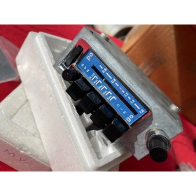 Petite radio Ara neuve avec façade accessoire origine Citroën GS SM CX