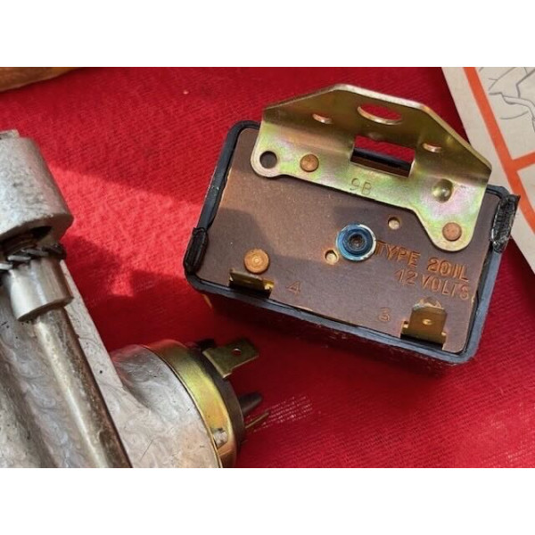 Accessoire antivol neuf Simplex Citroën ID DS 19 ou 21 BVM avec option démarrage