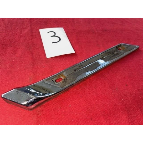 Support de sigle custode latéral Citroën SM Maserati