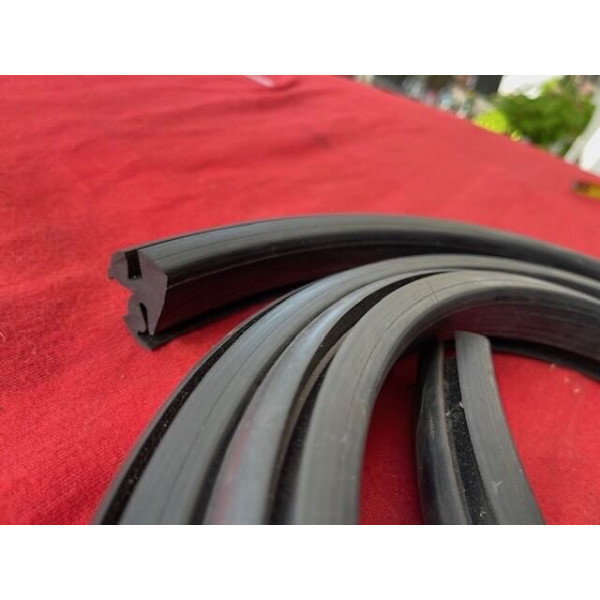 Joint de lunette arrière neuf adaptable Citroën DS 19 20 21 ou 23 Pallas