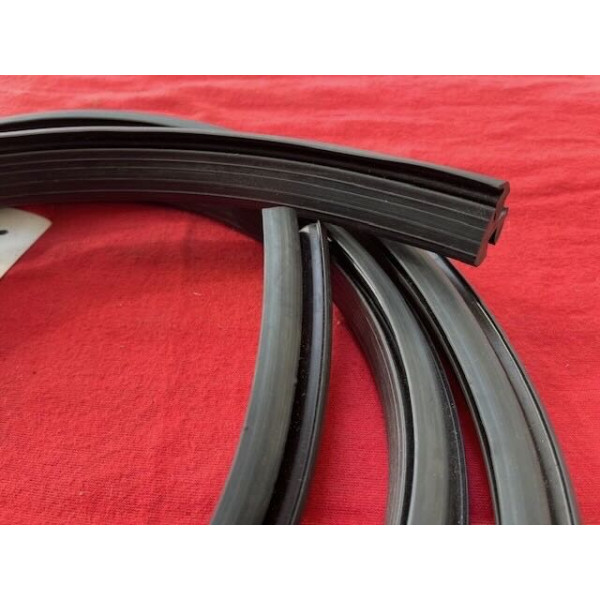 Joint de lunette arrière neuf adaptable Citroën DS 19 20 21 ou 23 Pallas