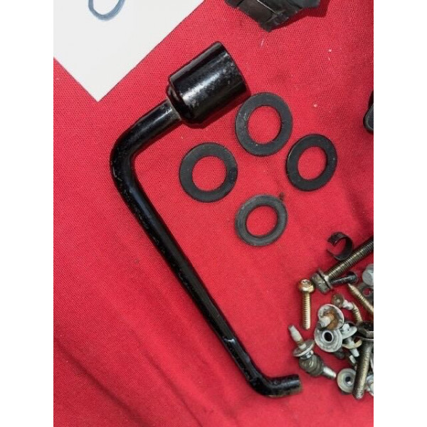 Lot accastillage visserie et boutons de commande Citroën AX tout modèle
