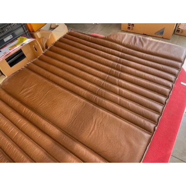 Morceau de cuir banquette arrière fauve neuf d'époque Citroën DS 19 ou 21 Pallas