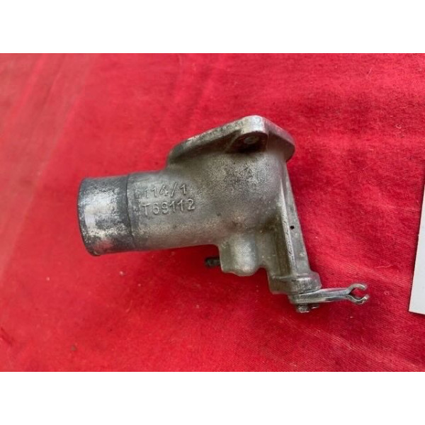 Sortie d'eau moteur V6 Citroën SM Maserati Merak