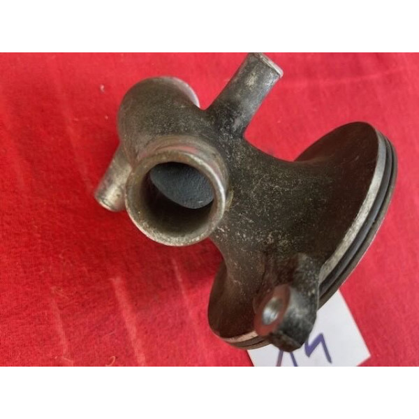 Sortie pompe à eau moteur V6 Citroën SM Maserati Merak