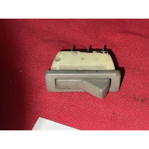 Bouton DAV tableau de bord origine Renault 8 Gordini R1135