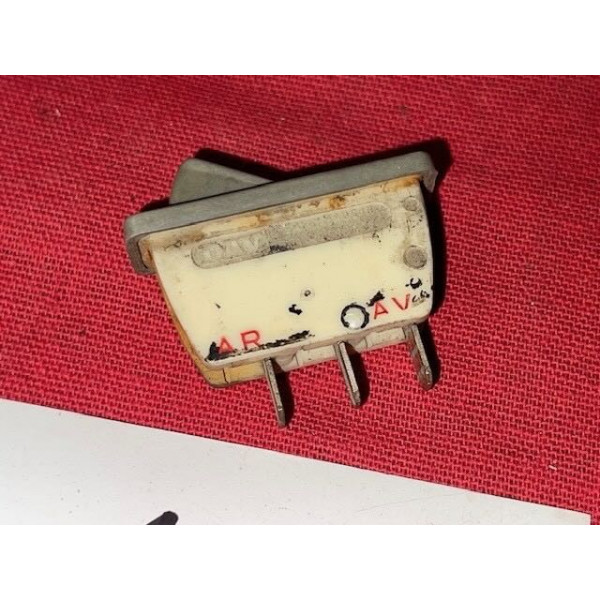 Bouton commutateur réservoir AV ARR tableau de bord origine Renault 8 Gordini