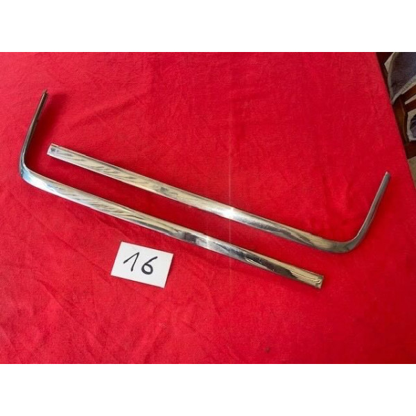 2 encadrements D et G bas de lunette arrière original Citroën SM Maserati