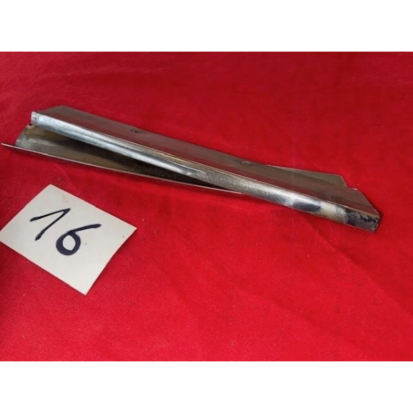 Habillage chrome gouttières arrière D et G custode original Citroën SM Maserati