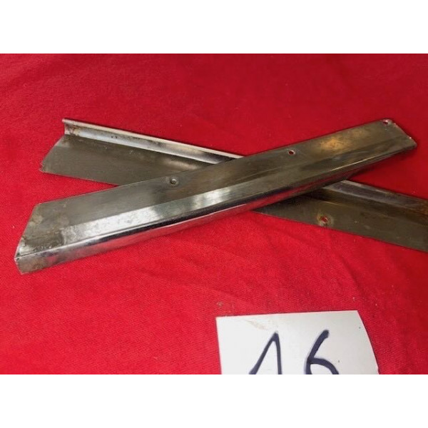 Habillage chrome gouttières arrière D et G custode original Citroën SM Maserati