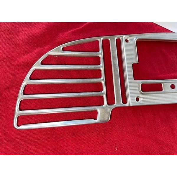 Grille de tableau de bord neuve Citroën DS 19 ou 21 Pallas berline cabriolet