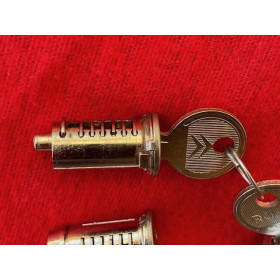 Set de serrures de portes neuf original Citroën SM Maserati