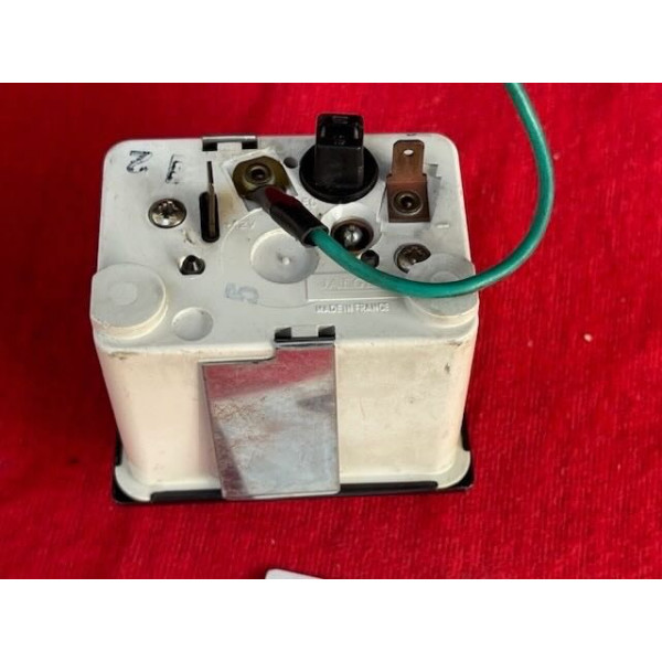 Montre Jaeger à quartz Citroën DS 20 21 23 dernière génération