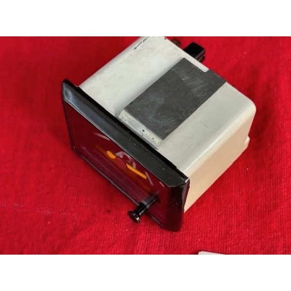 Montre Jaeger à quartz Citroën DS 20 21 23 dernière génération