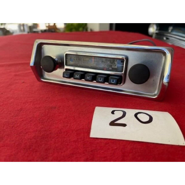 Autoradio Blaupunkt Frankfurt avec support Citroën ID DS 19 ou 21 1962 à 69